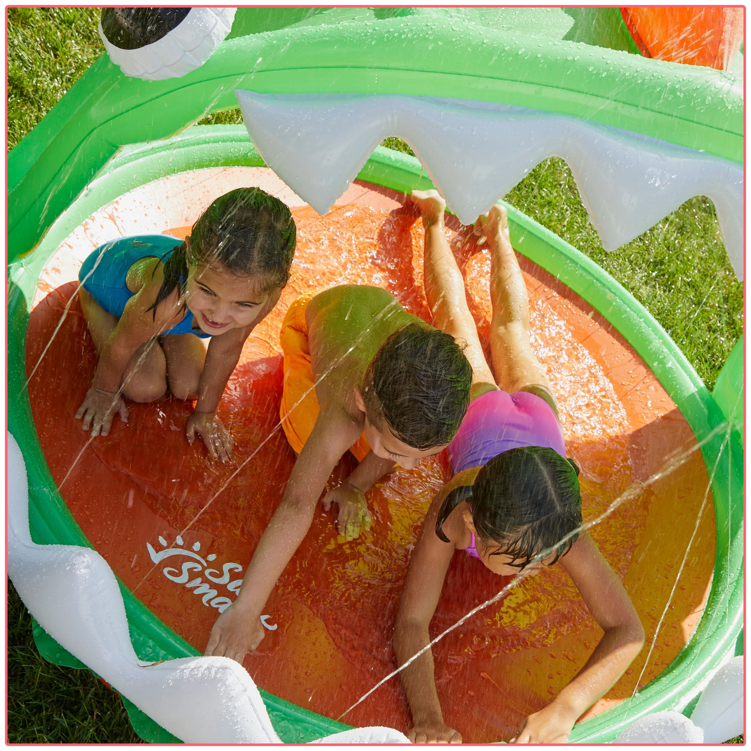 Mega Piranha Shade N' Splash Sprinkler and Splash Pad 5.5'