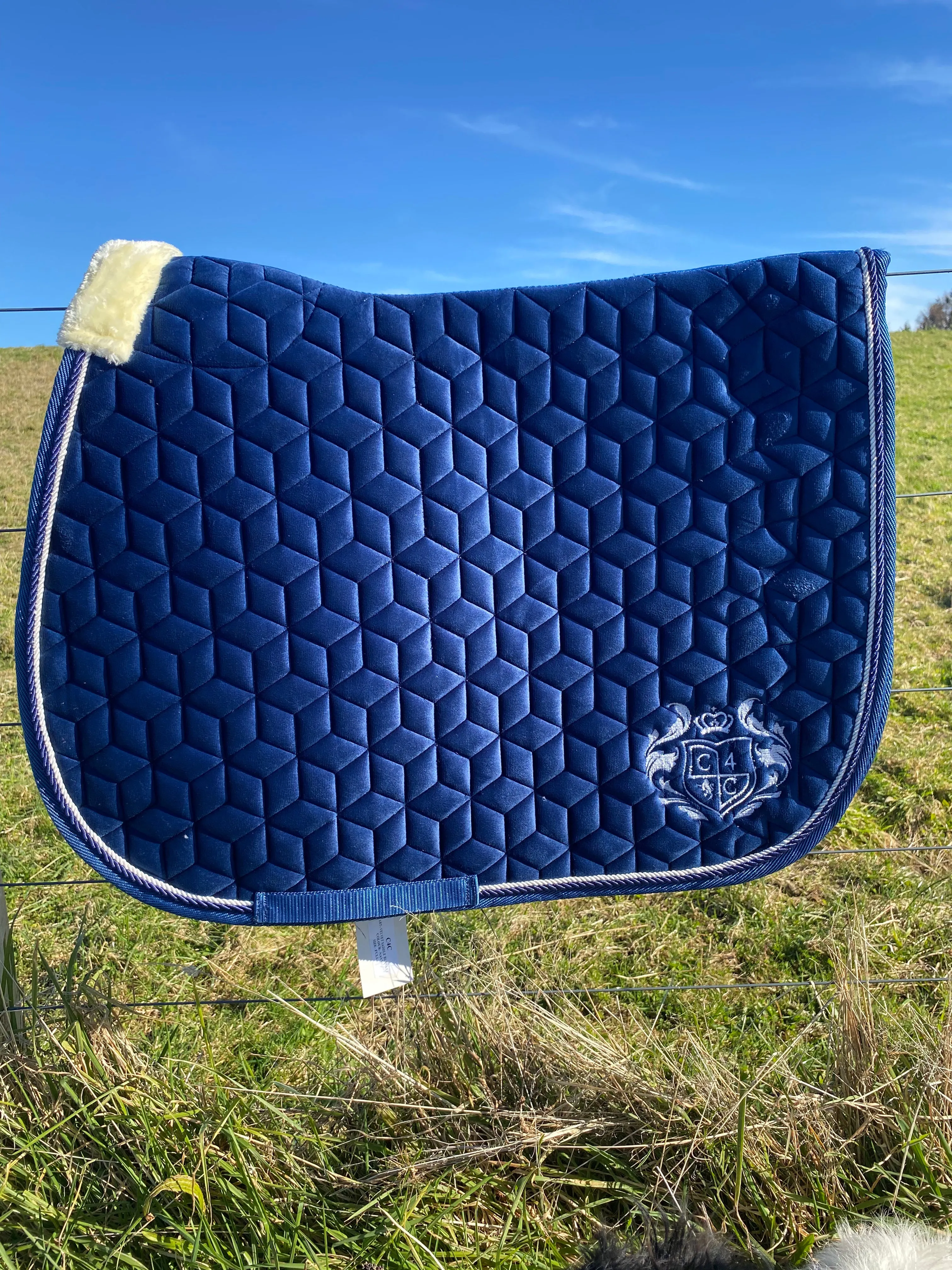 Plush Saddle Blanket – Full