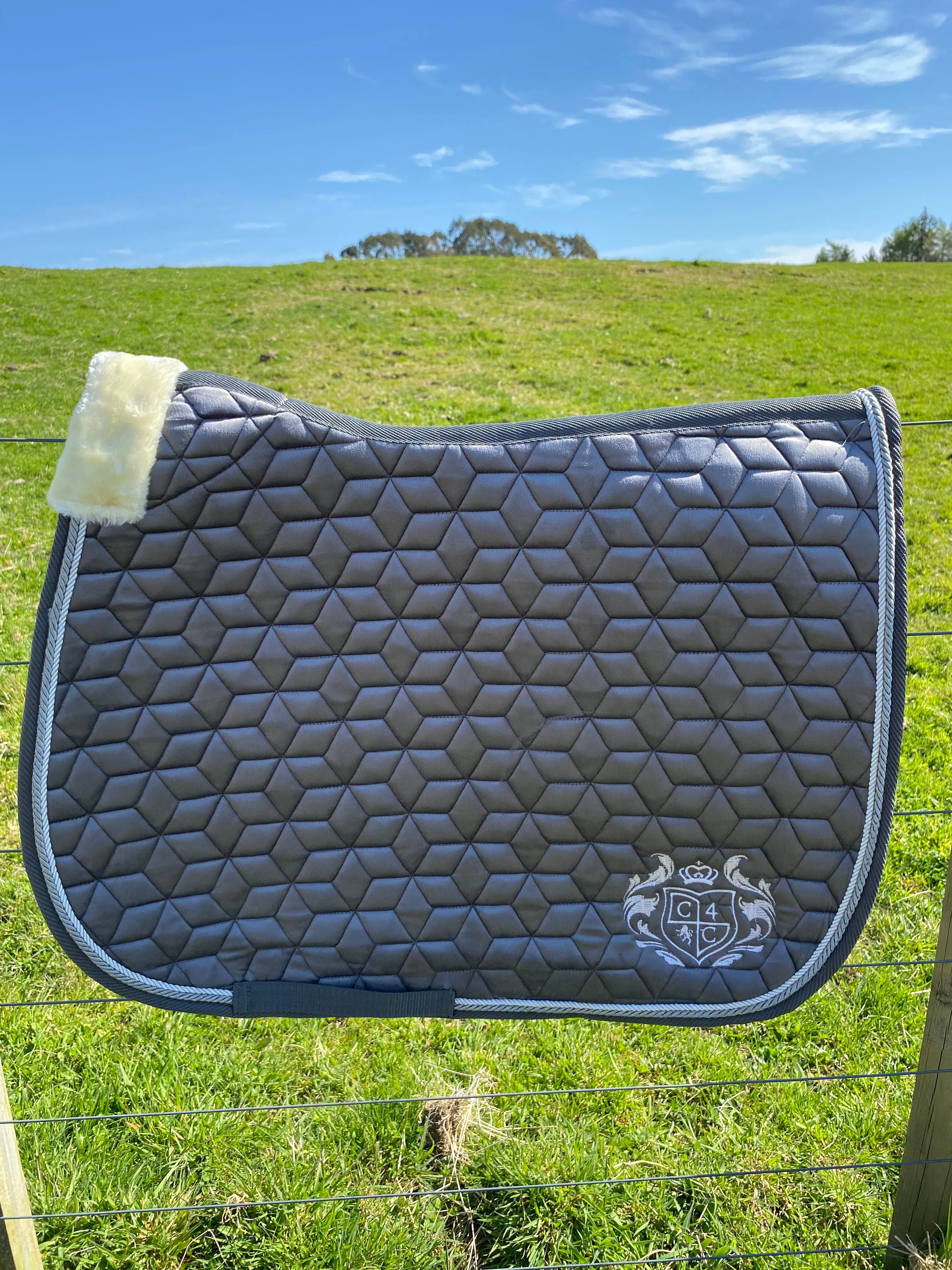 Plush Saddle Blanket – Full